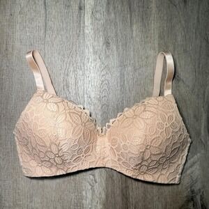 Cream lace balconette bra with adjustable straps. Size: 36D